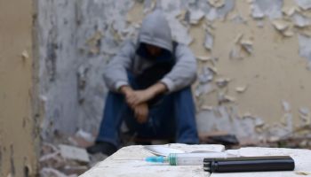 Como saber se uma pessoa está sob efeito de drogas?